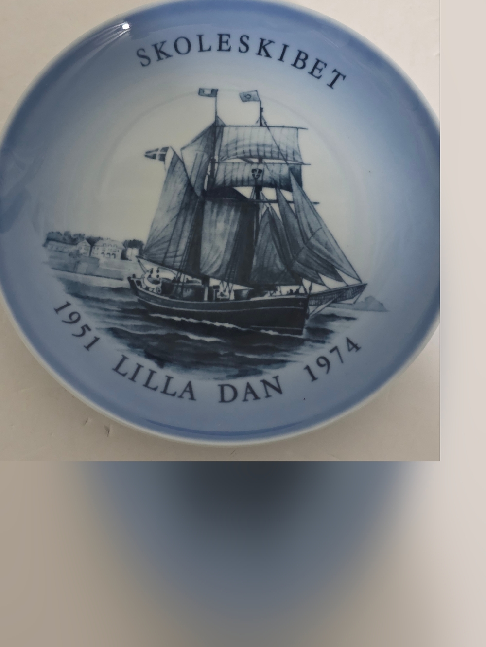 Skoleskibet Lilla Dan Commemorative Blue & White Decorative Plate